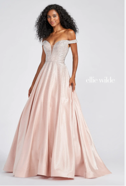 arden mall prom dresses We are located in Arden mall Sacramento and vintage faire mall Modesto. Come check out our prom dresses and more ! You may shop online on our website aswell (link in bio) #
