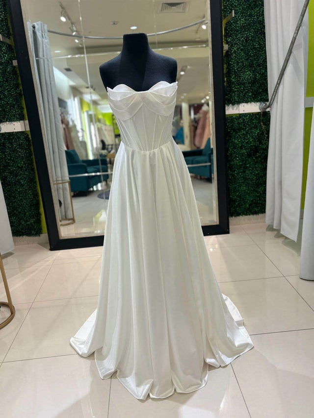 Elopement/Destination/White Parties | Arden Bridal & Boutique Tampa Florida  Wedding Dress, Quinceaera Gown, Mother of the Bride, Mother of the Groom,  Bridesmaids Dress, Flower Girl Dress, Pageant Dress, Homecoming Dress, Prom  Dress,